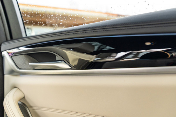 BMW 5 Serie 545e xDrive Business Edition Plus 94% I Schuifdak I H&K I Laser I M -sport I carbon I