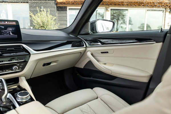 BMW 5 Serie 545e xDrive Business Edition Plus 94% I Schuifdak I H&K I Laser I M -sport I carbon I