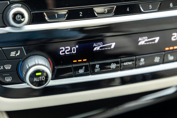 BMW 5 Serie 545e xDrive Business Edition Plus 94% I Schuifdak I H&K I Laser I M -sport I carbon I