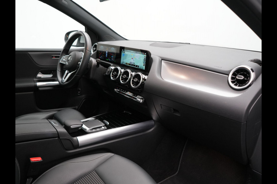 Mercedes-Benz B-Klasse 250 e Progressive PHEV 218pk Dealer O.H. | Panodak | Camera | Sportstoelen Verwarmd | Widescreen Navi | Blis | Apple Carplay | Navigatie | DAB | Plug In Hybrid