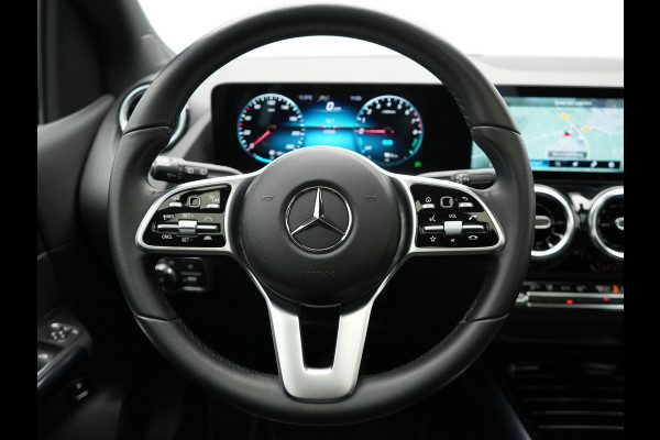 Mercedes-Benz B-Klasse 250 e Progressive PHEV 218pk Dealer O.H. | Panodak | Camera | Sportstoelen Verwarmd | Widescreen Navi | Blis | Apple Carplay | Navigatie | DAB | Plug In Hybrid