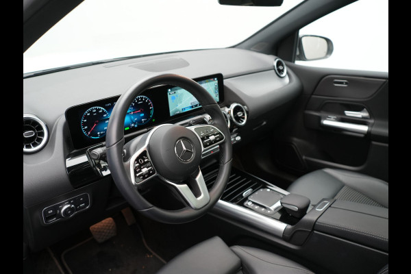 Mercedes-Benz B-Klasse 250 e Progressive PHEV 218pk Dealer O.H. | Panodak | Camera | Sportstoelen Verwarmd | Widescreen Navi | Blis | Apple Carplay | Navigatie | DAB | Plug In Hybrid