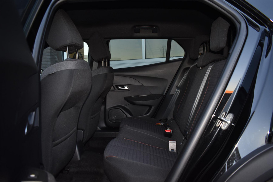 Peugeot 2008 1.2 PureTech 130PK Active Pack | Carplay | Camera | Stoelverw. | Incl. garantie