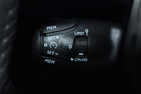 Peugeot 2008 1.2 PureTech 130PK Active Pack | Carplay | Camera | Stoelverw. | Incl. garantie