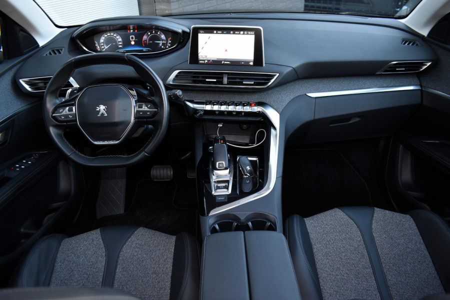 Peugeot 5008 1.2 PureTech 130PK Aut. Allure | 7 Zits | Navi | Panodak | Camera | Incl. garantie