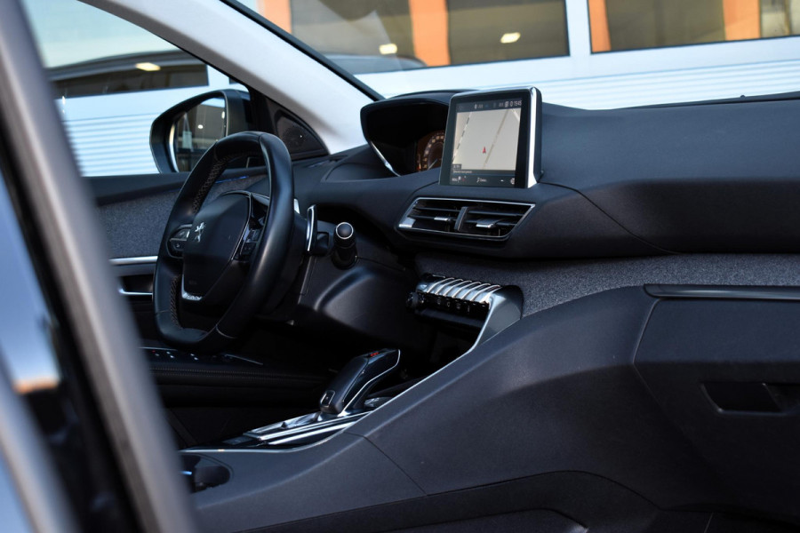 Peugeot 5008 1.2 PureTech 130PK Aut. Allure | 7 Zits | Navi | Panodak | Camera | Incl. garantie