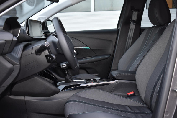 Peugeot 208 1.2 PureTech 100PK Allure Pack | Carplay | Camera | Stoelverw. | Keyless | Incl. garantie
