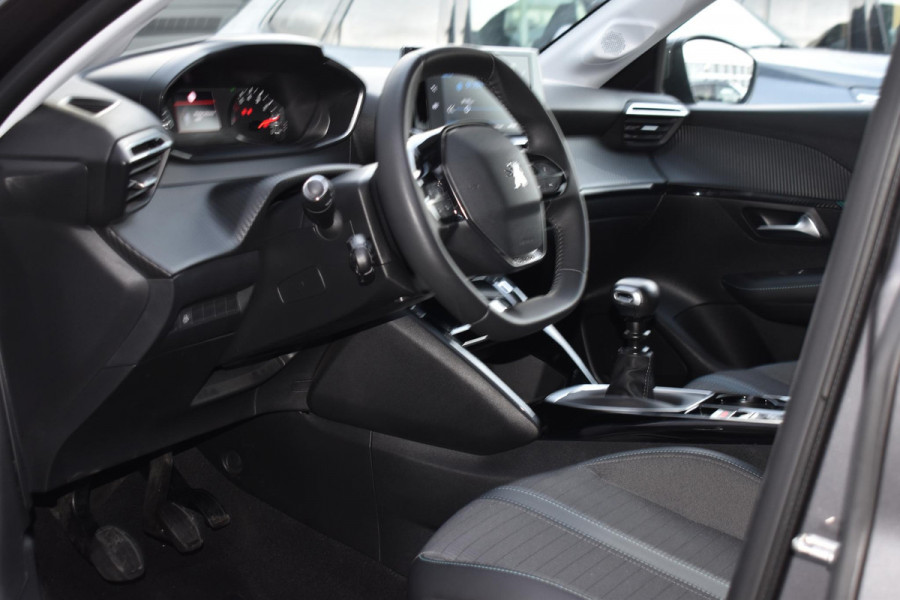 Peugeot 208 1.2 PureTech 100PK Allure Pack | Carplay | Camera | Stoelverw. | Keyless | Incl. garantie