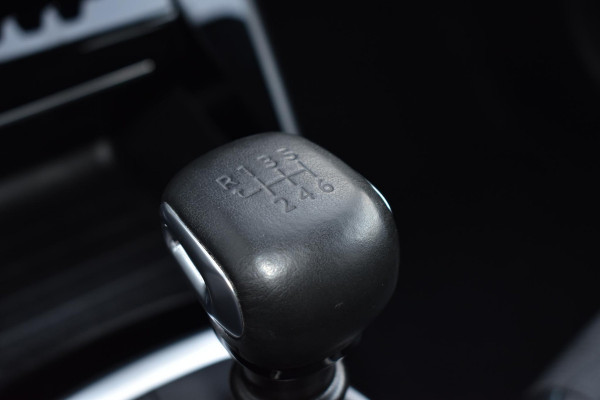 Peugeot 208 1.2 PureTech 100PK Allure Pack | Carplay | Camera | Stoelverw. | Keyless | Incl. garantie