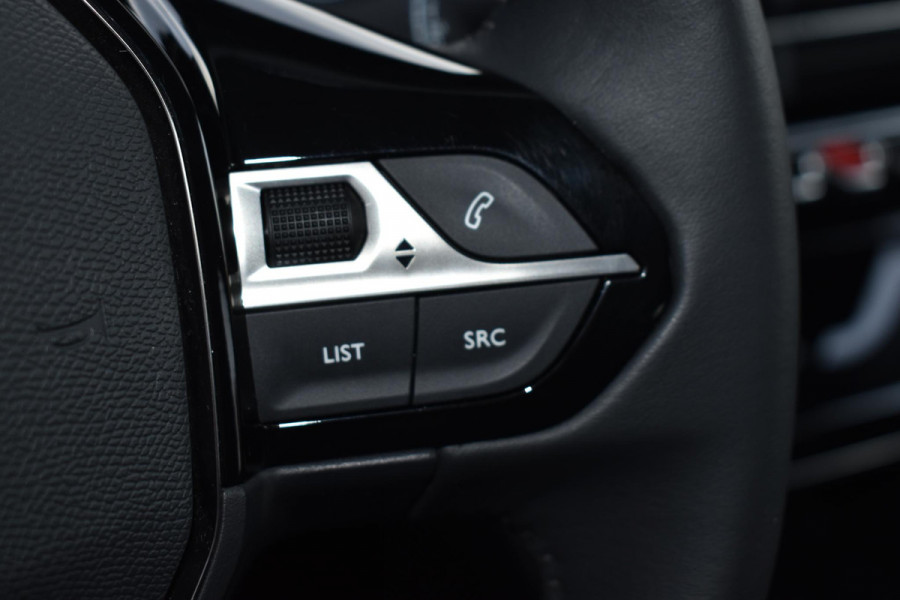 Peugeot 208 1.2 PureTech 100PK Allure Pack | Carplay | Camera | Stoelverw. | Keyless | Incl. garantie