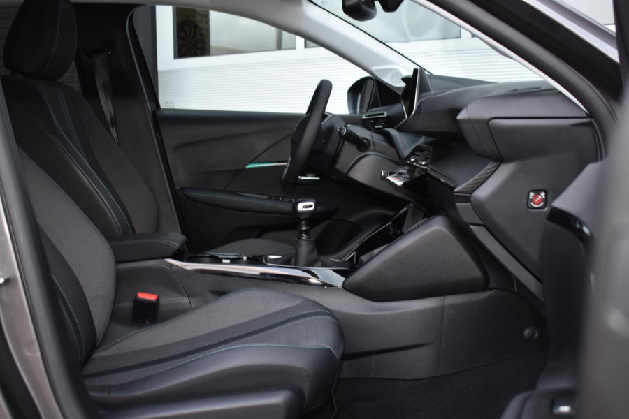 Peugeot 208 1.2 PureTech 100PK Allure Pack | Carplay | Camera | Stoelverw. | Keyless | Incl. garantie