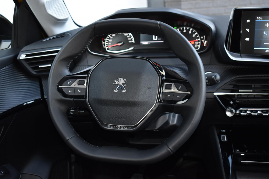 Peugeot 208 1.2 PureTech 100PK Allure Pack | Carplay | Camera | Stoelverw. | Incl. garantie
