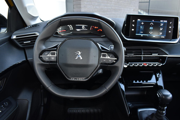 Peugeot 208 1.2 PureTech 100PK Allure Pack | Carplay | Camera | Stoelverw. | Incl. garantie