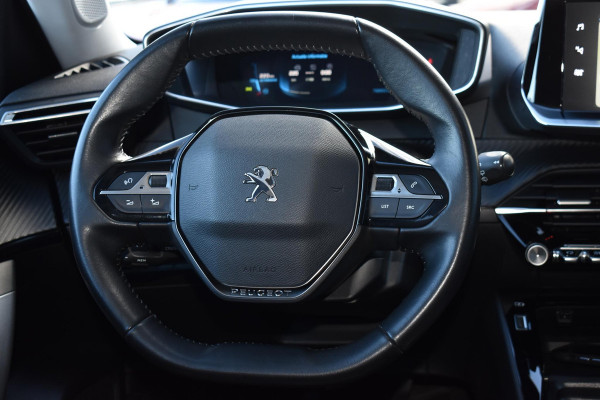 Peugeot 2008 1.2 PureTech 130PK Allure Pack | Carplay | Camera | 3D Dashb. | Stoelverw. | Incl. garantie