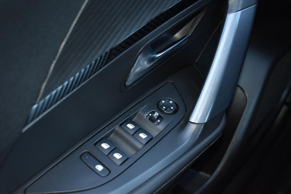 Peugeot 2008 1.2 PureTech 130PK Allure Pack | Carplay | Camera | 3D Dashb. | Stoelverw. | Incl. garantie