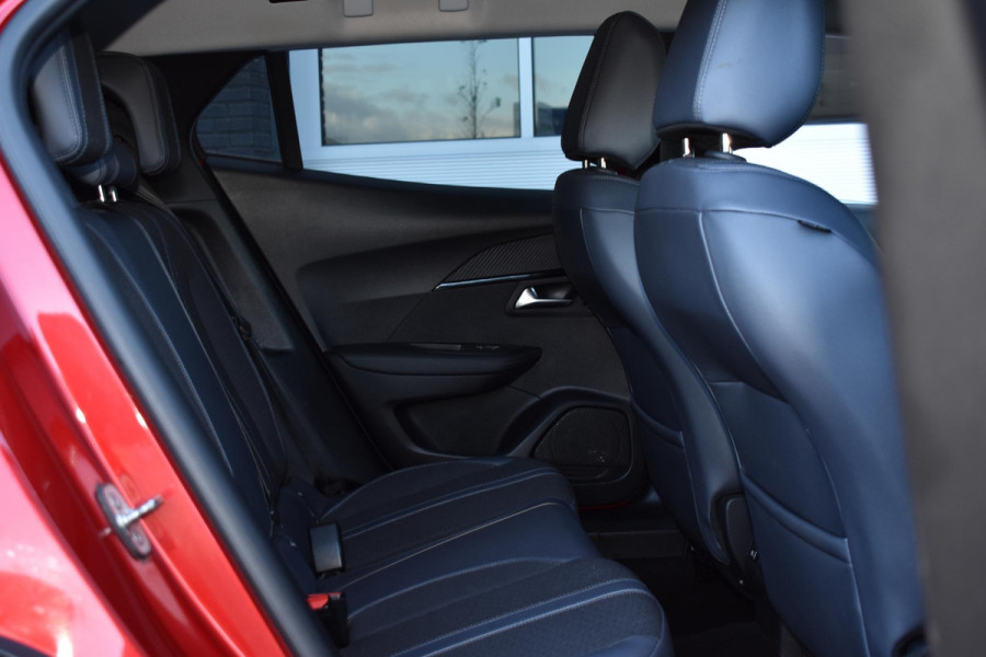 Peugeot 2008 1.2 PureTech 130PK Allure Pack | Carplay | Camera | 3D Dashb. | Stoelverw. | Incl. garantie