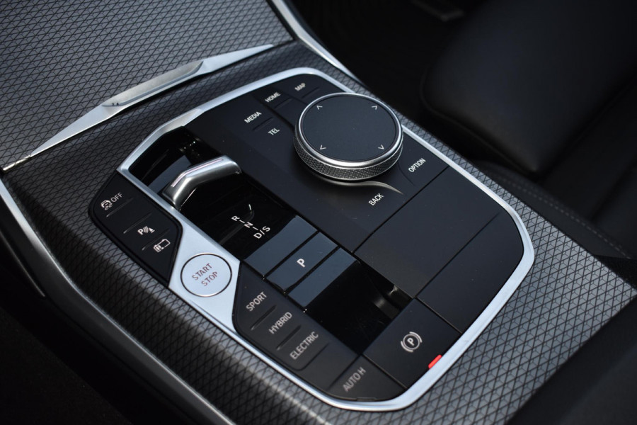 BMW 3 Serie Touring 330e Plugin Hybrid 292PK Aut. M-Sport | LED | Navi | Trekhaak | Camera | Incl. garantie