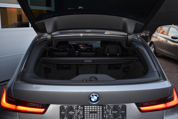 BMW 3 Serie Touring 330e Plugin Hybrid 292PK Aut. M-Sport | LED | Navi | Trekhaak | Camera | Incl. garantie