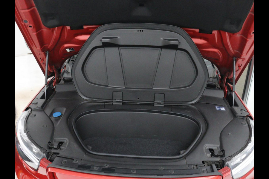 Volvo XC40 Recharge P8 AWD R-Design | SOH 92% | Stoel & stuurverwarming | Trekhaak | Warmtepomp | Leder/Alcantara | Carplay | Navigatie | Adaptive cruise | Keyless | Navigatie