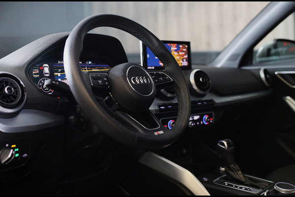 Audi Q2 35 TFSI Edition ONE / AUT / CC / Open Panoramadak / Virtual Cockpit / Lane Assist / Dode Hoek / Navi / Camera / Led / 19 I