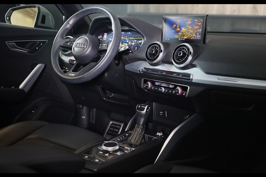 Audi Q2 35 TFSI Edition ONE / AUT / CC / Open Panoramadak / Virtual Cockpit / Lane Assist / Dode Hoek / Navi / Camera / Led / 19 I
