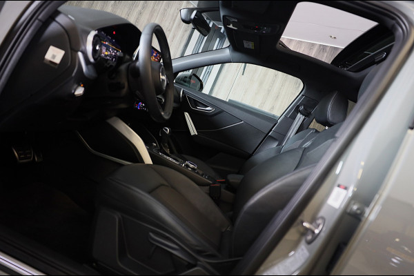 Audi Q2 35 TFSI Edition ONE / AUT / CC / Open Panoramadak / Virtual Cockpit / Lane Assist / Dode Hoek / Navi / Camera / Led / 19 I