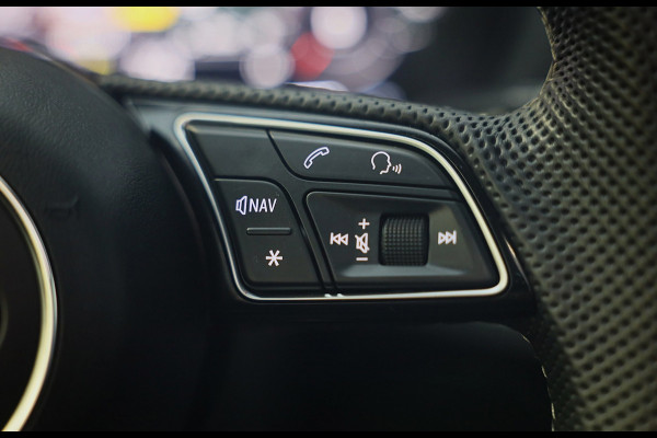 Audi Q2 35 TFSI Edition ONE / AUT / CC / Open Panoramadak / Virtual Cockpit / Lane Assist / Dode Hoek / Navi / Camera / Led / 19 I