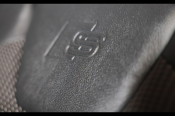 Audi Q2 35 TFSI Edition ONE / AUT / CC / Open Panoramadak / Virtual Cockpit / Lane Assist / Dode Hoek / Navi / Camera / Led / 19 I