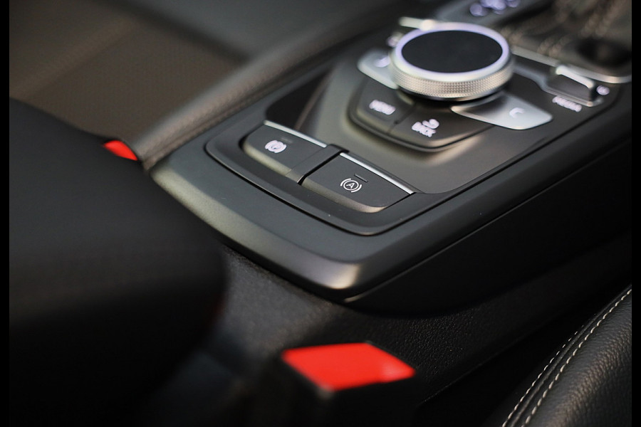 Audi Q2 35 TFSI Edition ONE / AUT / CC / Open Panoramadak / Virtual Cockpit / Lane Assist / Dode Hoek / Navi / Camera / Led / 19 I