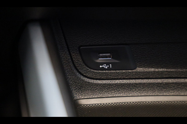 Audi Q2 35 TFSI Edition ONE / AUT / CC / Open Panoramadak / Virtual Cockpit / Lane Assist / Dode Hoek / Navi / Camera / Led / 19 I