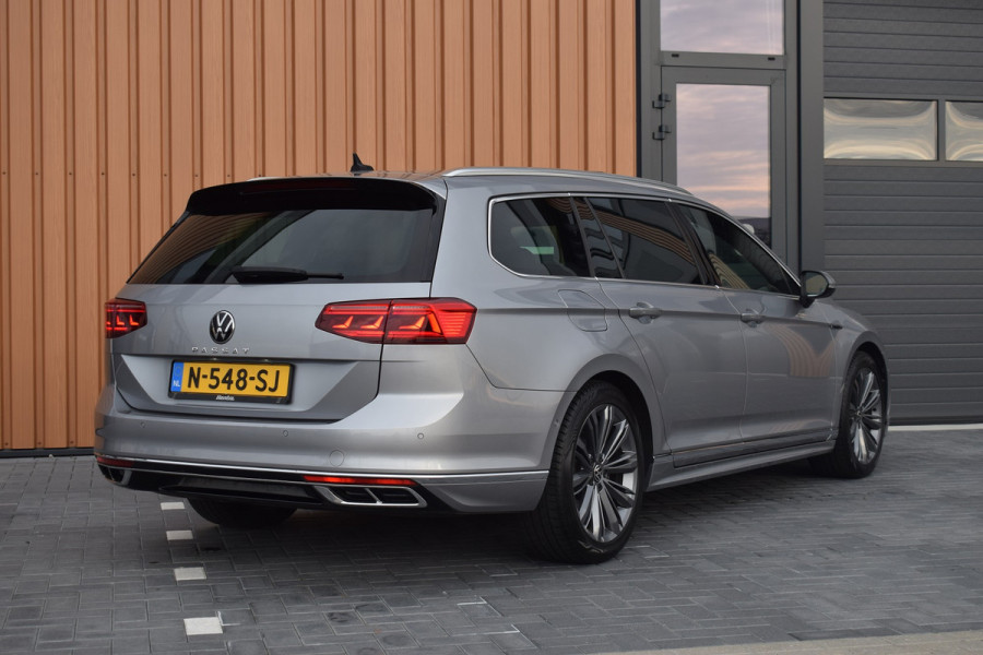 Volkswagen Passat 1.5 TSI 150pk DSG R-Line | Pano | Trekhaak | 360 camera