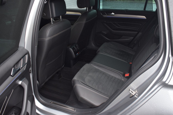Volkswagen Passat 1.5 TSI 150pk DSG R-Line | Pano | Trekhaak | 360 camera