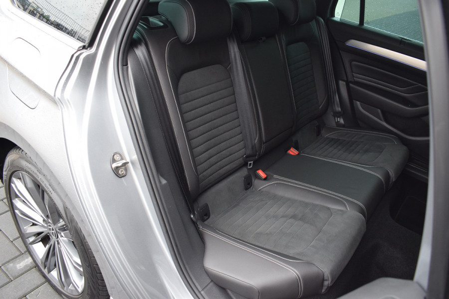 Volkswagen Passat 1.5 TSI 150pk DSG R-Line | Pano | Trekhaak | 360 camera