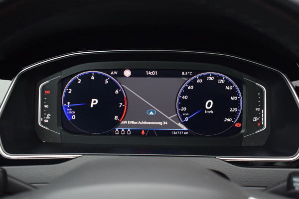 Volkswagen Passat 1.5 TSI 150pk DSG R-Line | Pano | Trekhaak | 360 camera