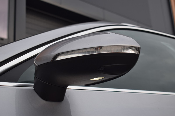 Volkswagen Passat 1.5 TSI 150pk DSG R-Line | Pano | Trekhaak | 360 camera