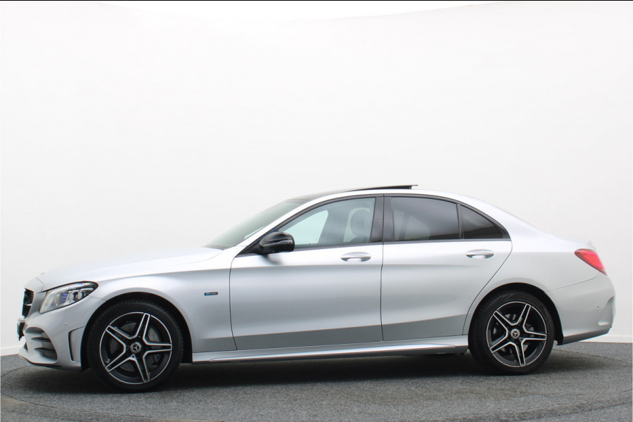 Mercedes-Benz C-Klasse 300 e 4MATIC AMG Line Panoramadak, Burmester, Memory, 360° Camera, Apple Carplay, Head-Up