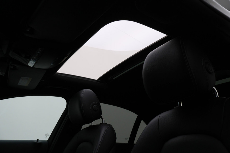 Mercedes-Benz C-Klasse 300 e 4MATIC AMG Line Panoramadak, Burmester, Memory, 360° Camera, Apple Carplay, Head-Up