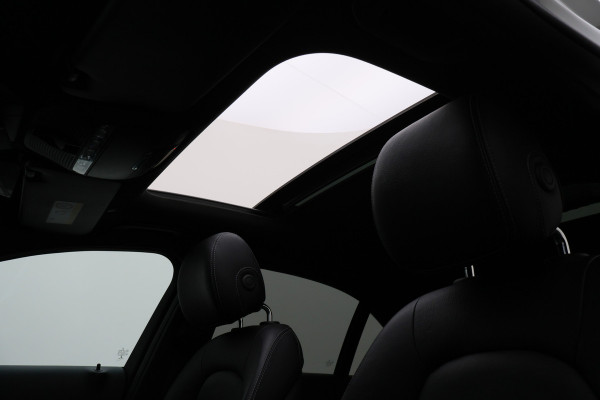 Mercedes-Benz C-Klasse 300 e 4MATIC AMG Line Panoramadak, Burmester, Memory, 360° Camera, Apple Carplay, Head-Up