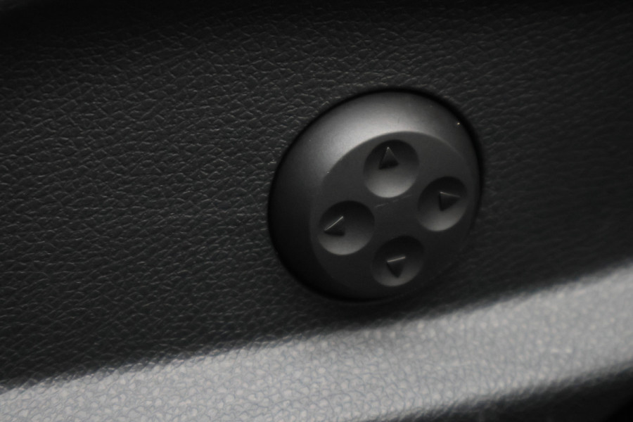 Mercedes-Benz C-Klasse 300 e 4MATIC AMG Line Panoramadak, Burmester, Memory, 360° Camera, Apple Carplay, Head-Up