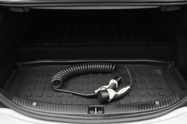 Mercedes-Benz C-Klasse 300 e 4MATIC AMG Line Panoramadak, Burmester, Memory, 360° Camera, Apple Carplay, Head-Up