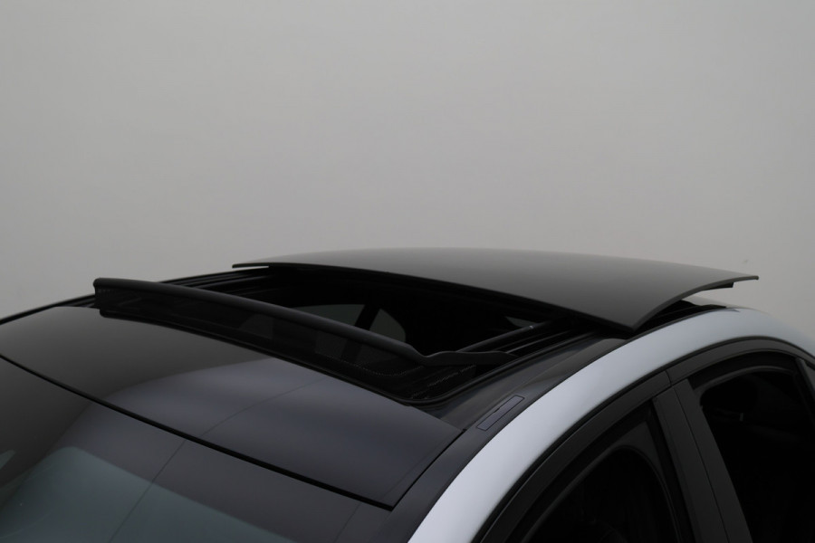 Mercedes-Benz C-Klasse 300 e 4MATIC AMG Line Panoramadak, Burmester, Memory, 360° Camera, Apple Carplay, Head-Up