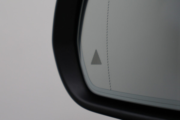 Mercedes-Benz C-Klasse 300 e 4MATIC AMG Line Panoramadak, Burmester, Memory, 360° Camera, Apple Carplay, Head-Up