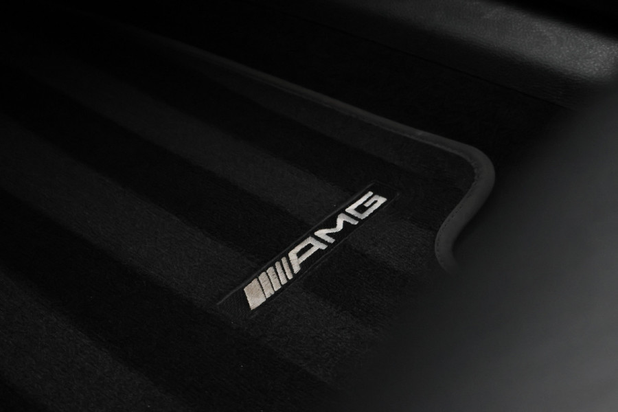 Mercedes-Benz C-Klasse 300 e 4MATIC AMG Line Panoramadak, Burmester, Memory, 360° Camera, Apple Carplay, Head-Up