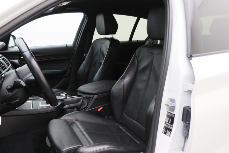 BMW 1-serie 118i Edition M Sport Shadow High Executive Automaat Leer, Navigatie, LED, Cruise, Stoelverwarming, 18"