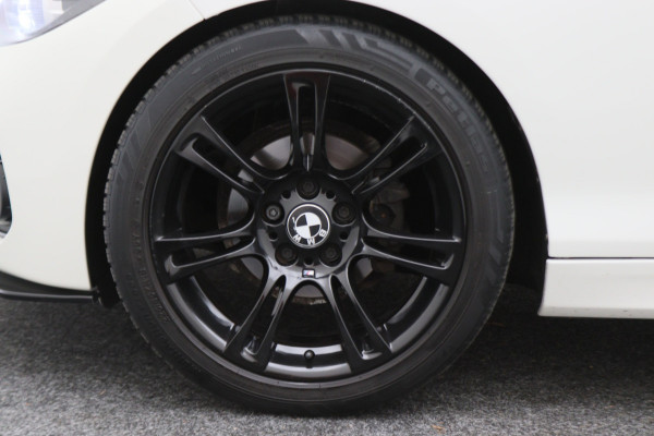 BMW 1-serie 118i Edition M Sport Shadow High Executive Automaat Leer, Navigatie, LED, Cruise, Stoelverwarming, 18"