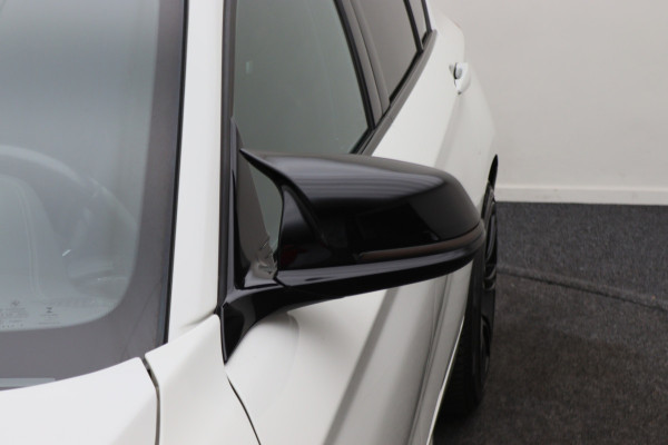 BMW 1-serie 118i Edition M Sport Shadow High Executive Automaat Leer, Navigatie, LED, Cruise, Stoelverwarming, 18"