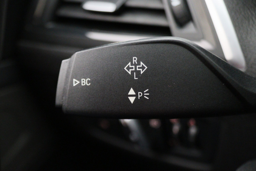 BMW 1-serie 118i Edition M Sport Shadow High Executive Automaat Leer, Navigatie, LED, Cruise, Stoelverwarming, 18"