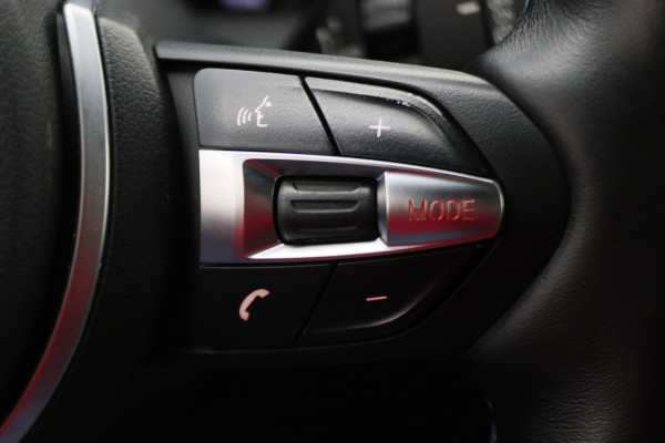 BMW 1-serie 118i Edition M Sport Shadow High Executive Automaat Leer, Navigatie, LED, Cruise, Stoelverwarming, 18"