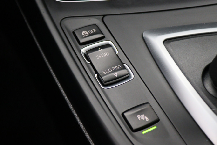 BMW 1-serie 118i Edition M Sport Shadow High Executive Automaat Leer, Navigatie, LED, Cruise, Stoelverwarming, 18"