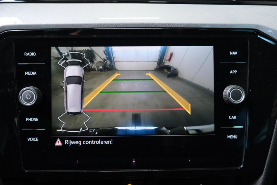 Volkswagen Passat Variant 1.4 TSI PHEV GTE Business - SOH 99% Cruise, Camera, Camera, Massage stoelen